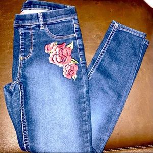 Wonder Nation Girls Blue Jeans/ Jeggings US Size L 10/12 with Rose Embroidery